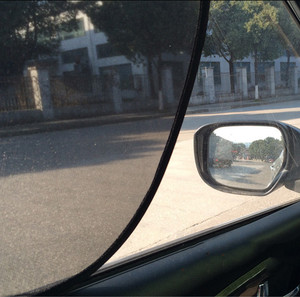 Um par de janela pára-sol para carro, tela interna cortina de sucção janela lateral protetora solar e isolamento de calor