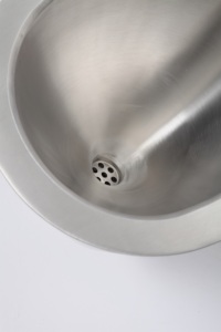 Venta al por mayor, baño público, servicios comerciales, urinario masculino, urinario de acero inoxidable colgado en la pared respetuoso con el medio ambiente de alta calidad - Product Image 5