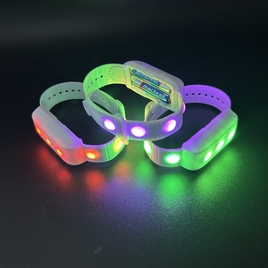 Luminoso led per eventi di noleggio colori telecomandati cambiando fascia da polso gruppi dmx 512 programmabili braccialetti a led con controller - Product Image 3
