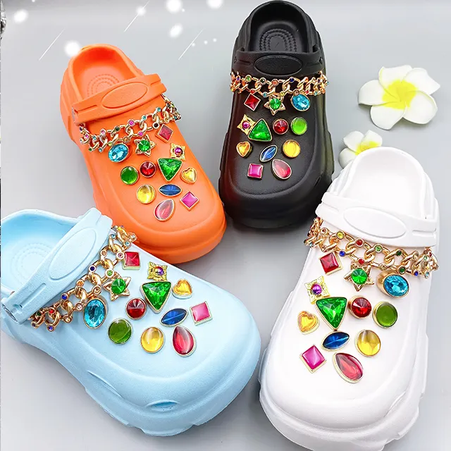 Bunter Schmuck Dickbesohlte Damen Clogs Sandale Großhandel New Fashion Metal Luxus Charms Frauen Gartens chuhe