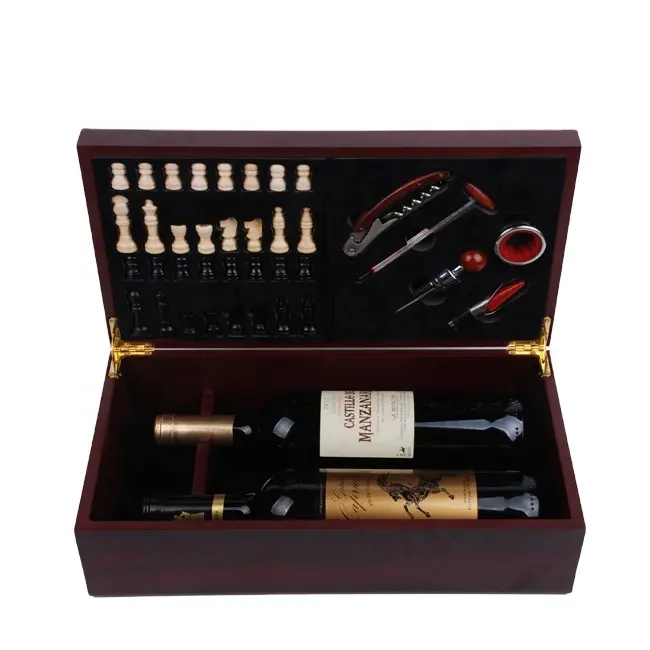 Conjunto de acessórios de vinho luxuoso, 2 garrafas, caixa de madeira e vinho com xadrez