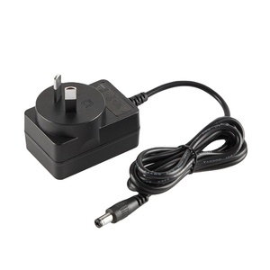 输入伏交流200V ~ 240伏至<span class=keywords><strong>DC</strong></span> 12 V 15a 180瓦电源12伏15安培电源适配器