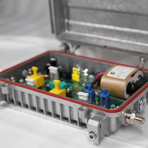 High Quality Two-Way Line <strong>Amplifier</strong> With RF <strong>Input</strong> <strong>1</strong>-Year Warranty - Product Image 2