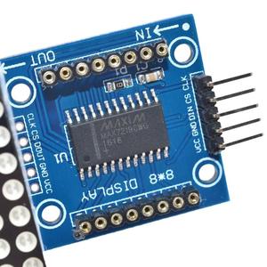 MAX7219 modulo a matrice di punti per microcontrollore 4 In un Display con linea 5P rosso verde blu
