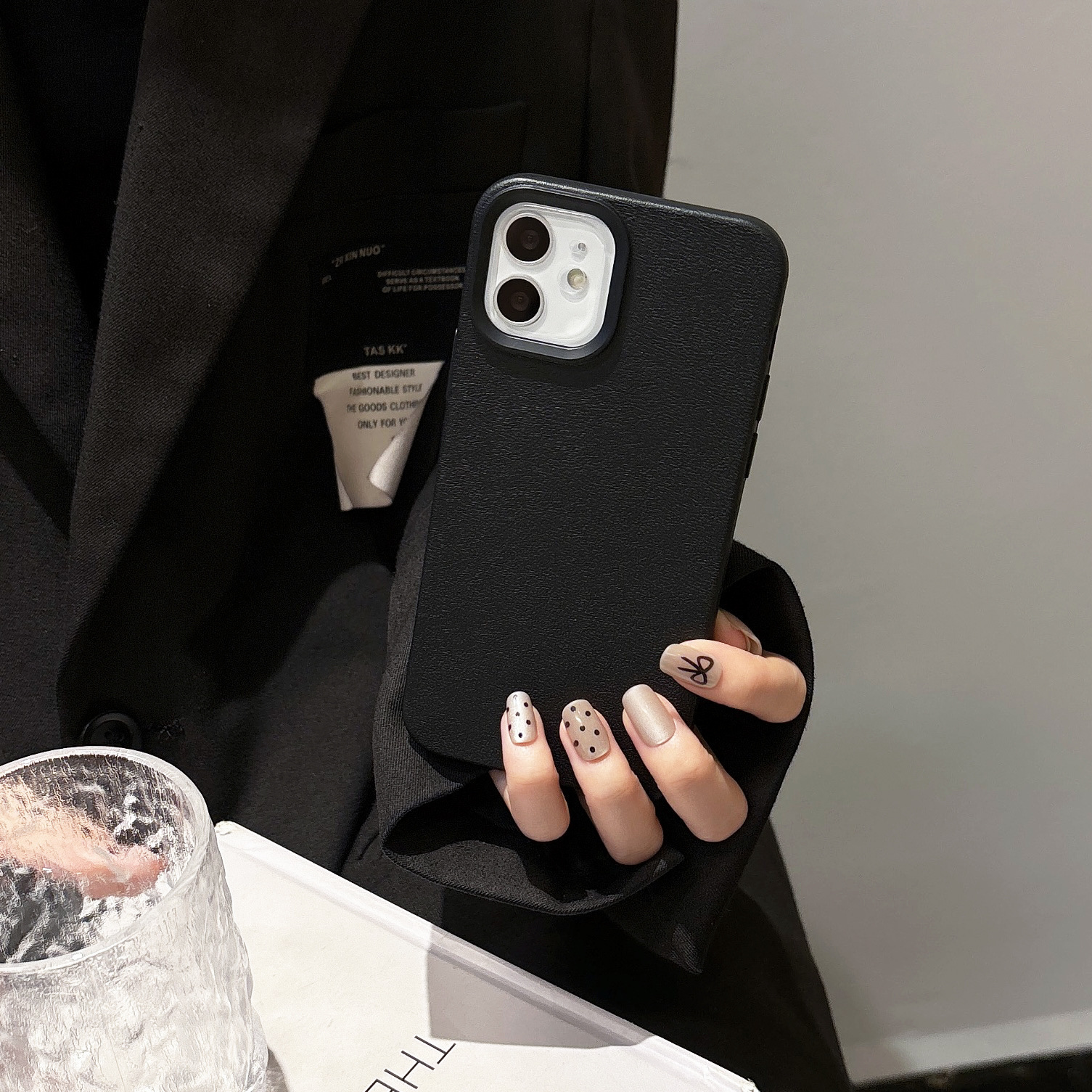 พื้นผิวหนัง-สีดำคลาสสิก