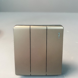 ซ็อกเก็ตสวิตช์ไฟ4ทางโลหะสีเทาพร้อมวัสดุ PC ที่ทนทานและพอร์ต USB เสาเดียวเครือข่าย NFC แรงดันไฟฟ้าสูงสุด250V และ240V - Product Image 3