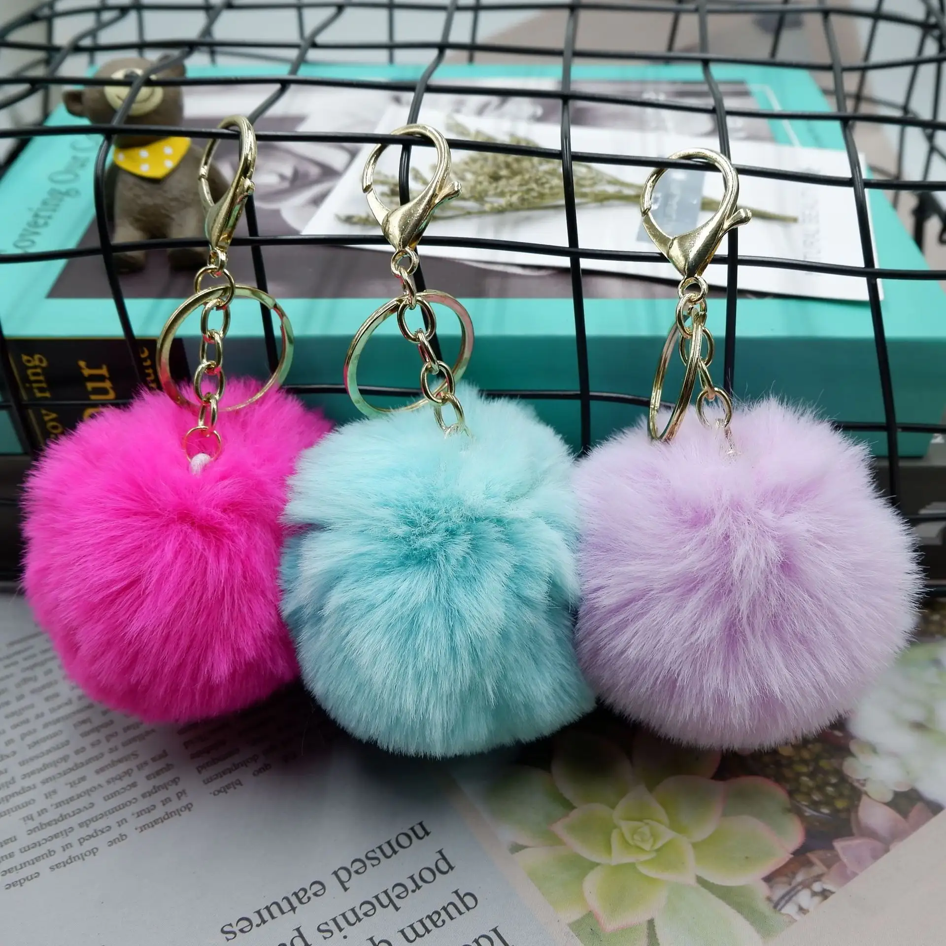 Benutzer definierte Plüsch Kawaii Fluffy Farbe Pelz Ball Schlüssel bund Bälle Puff Ball Pompon Schlüssel bund Pom Pom für Frauen