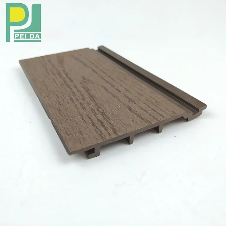 Panneaux muraux extérieurs en PVC au meilleur prix Revêtement extérieur avec surface en grain de bois