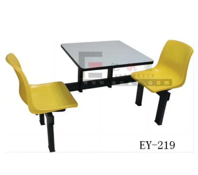 Preço de promoção conjunto de mesa de jantar de madeira e cadeira de plástico para eventos ou festas com estrutura resistente