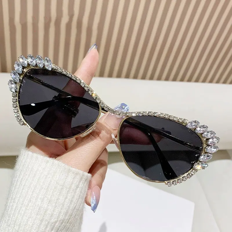 2024 moda de lujo mujeres Bling CAT EYE gafas de sol al por mayor rhinestone diamante gafas de sol para damas