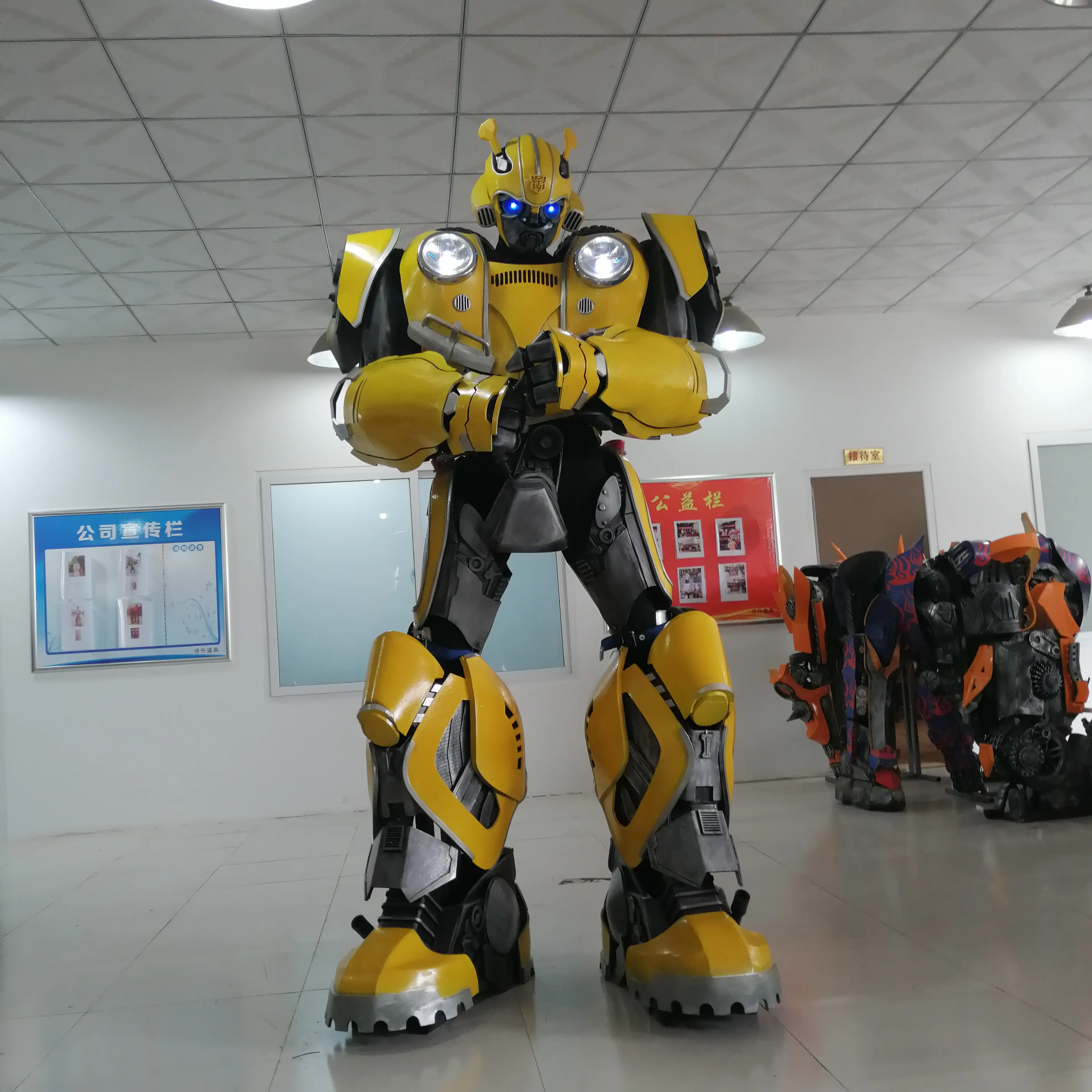 핫 세일 2.7m 영화 쇼 LED 로봇 의상 성인 코스프레 현실적인 성인 로봇 의상