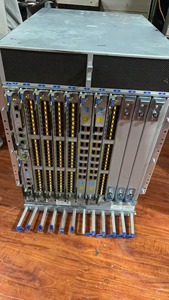 Brocade de grado empresarial: Solución de canal de fibra de 32G de 8 ranuras escalable a la vez para redes de centros de datos robustas - Product Image 2
