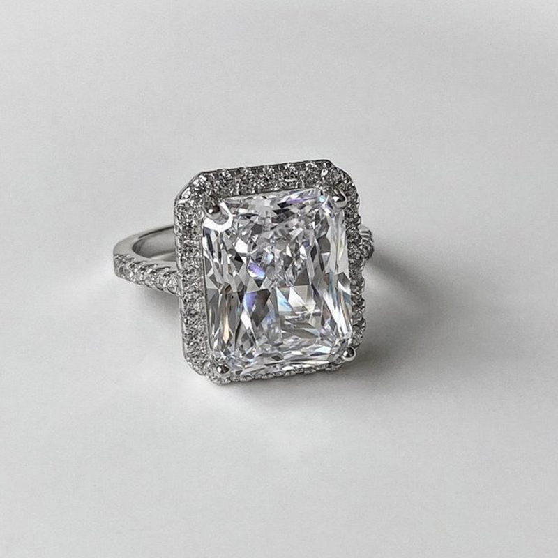 K815 White CZ