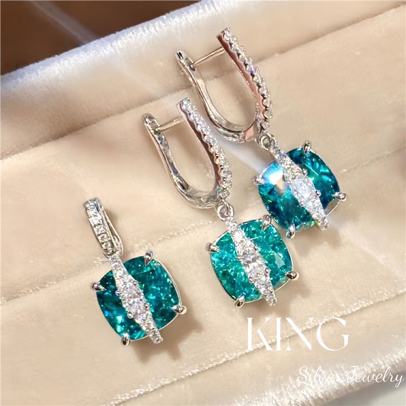 Ensemble deux pièces : boucles d'oreilles pendantes