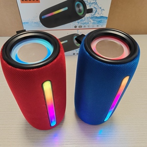 Alta Qualidade Inteligente <span class=keywords><strong>Dj</strong></span> <span class=keywords><strong>Speaker</strong></span> Boa Venda Uso Doméstico Ao Ar Livre 15w Potência de Saída Mini Tamanho Rgb Led Iluminação Bt Funcionalidade