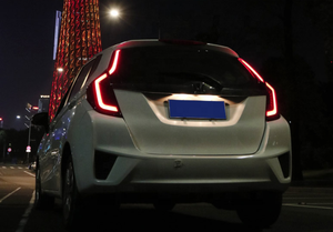 HONDA FIT JAZZ 2014-2018 LEDDRLフォグリアバンパーライトリフレクターボディキット自動車部品アクセサリー用ホークアイスタイルテールランプ