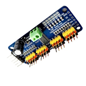 Fabrika fiyat PCA9685 16-way PWM Servo sürücü panosu Robot denetleyici IIC arayüzü sürücü modülü