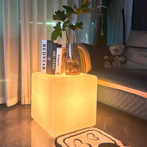 40cm充電式防水照明<span class=keywords><strong>Led</strong></span>キューブシートグロー<span class=keywords><strong>Led</strong></span>チェアキューブとテーブルセット家具佛山プラスチックバーチェア5w
