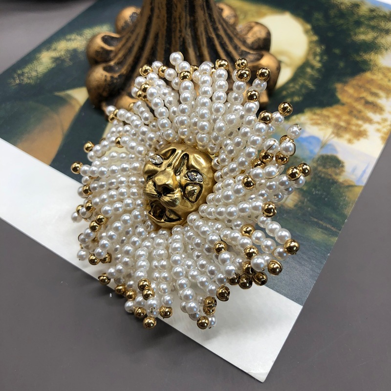 Gold lion ring