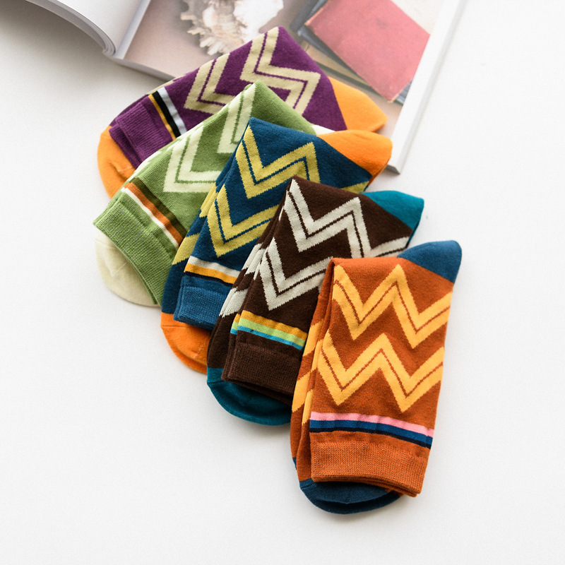 Cheap High Quality Japanese Harajuku Socks Wavy Type Crew Length Girl Fashion Socks