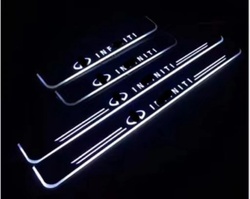 インフィニティ車モデル車のドア敷居プレート有線<span class=keywords><strong>LED</strong></span>カスタムドア敷居キックプレート