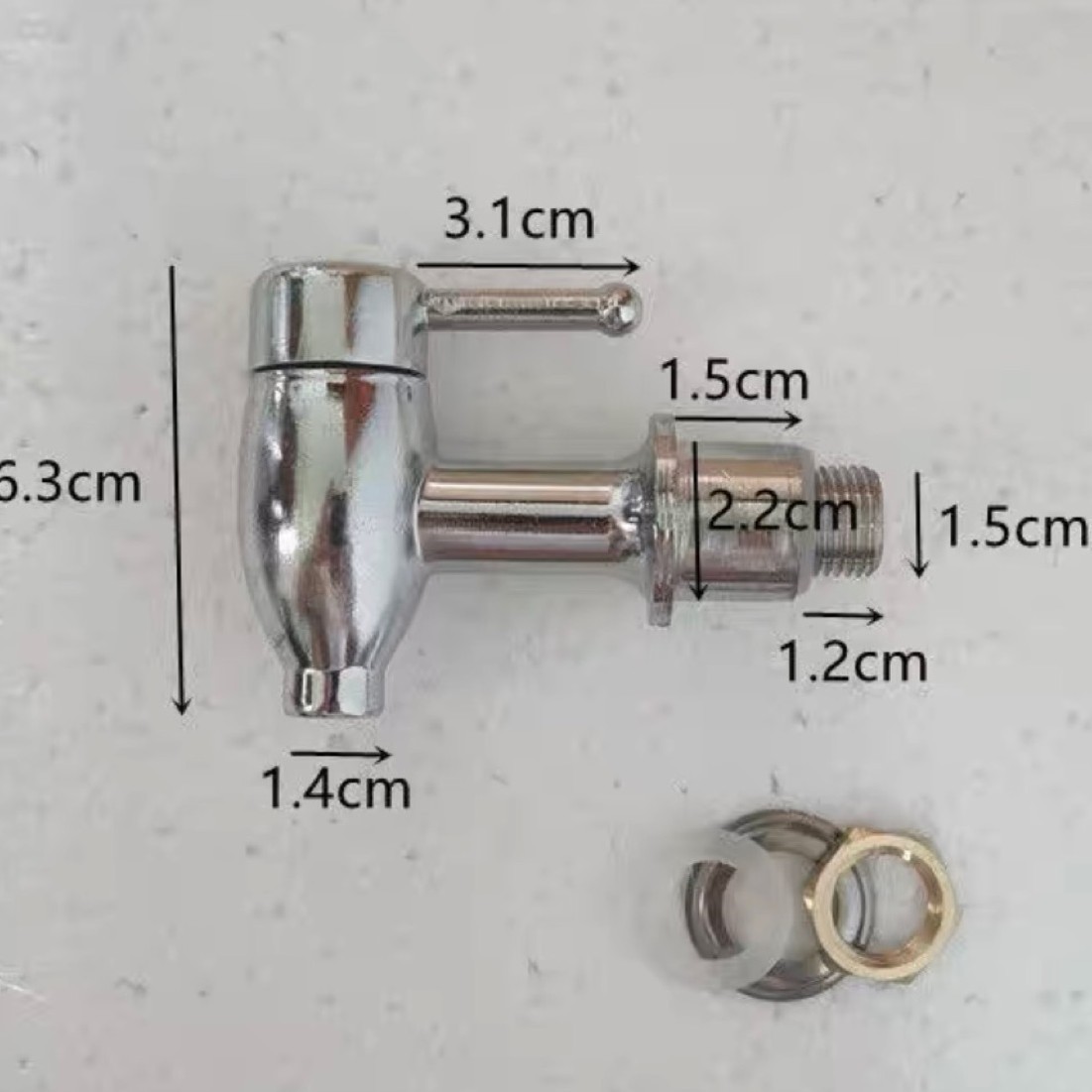 3-point faucet for insulated water bottle, round handle