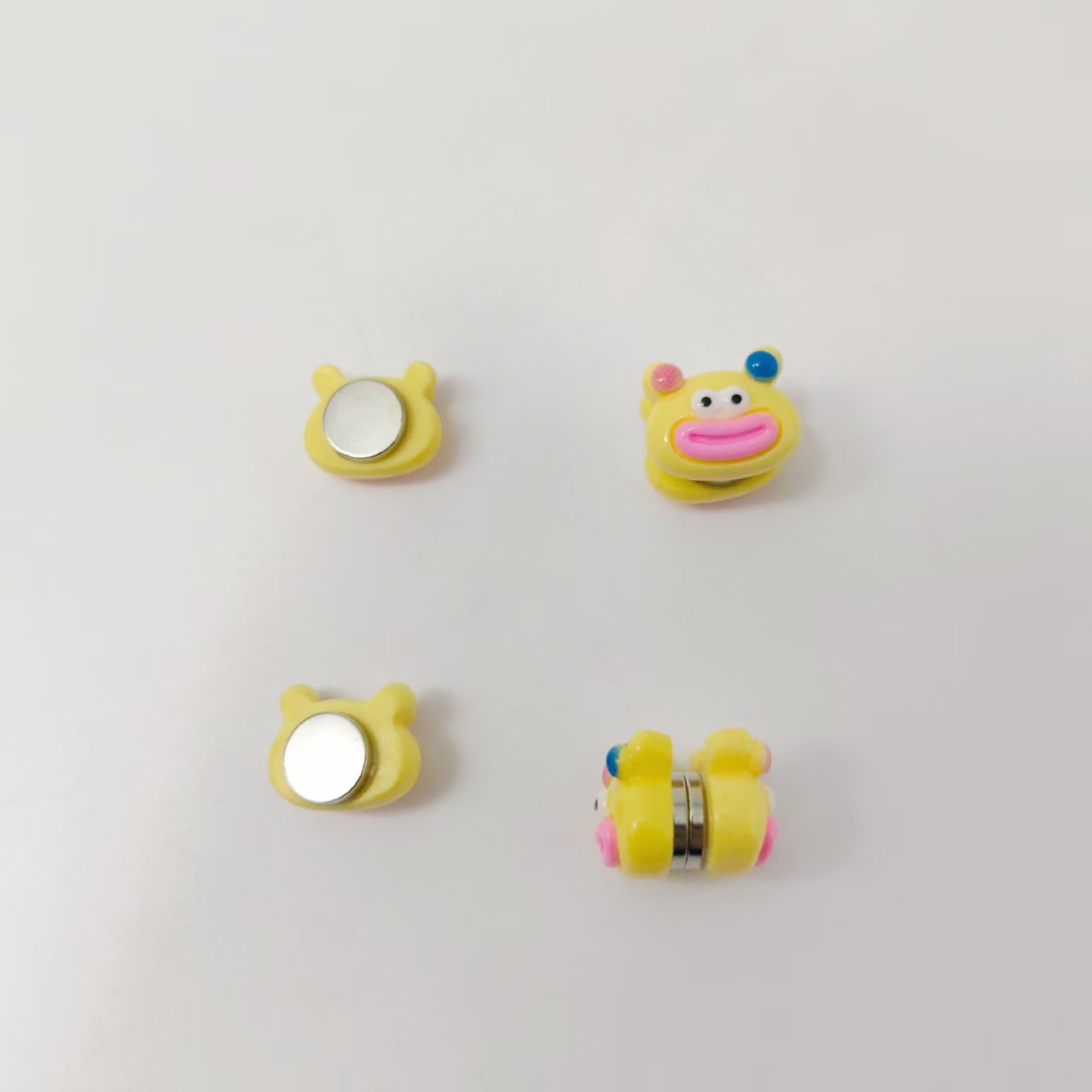 Monstre jaune à grande bouche