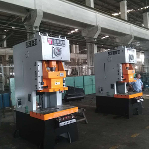 Pequeña punzonadora automática de chapa de metal CNC Estándar europeo Nueva condición Precio competitivo Estampado de acero Incl. Bomba