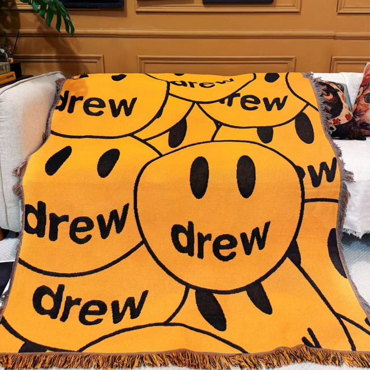 Visage souriant jaune