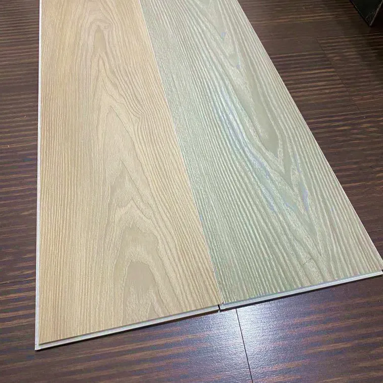滑らかなカーペット木製大理石穀物ピソVinilicoインターロッキングタイルプラスチックフローリングラミネートSPCフローリングPVC高級ビニール板
