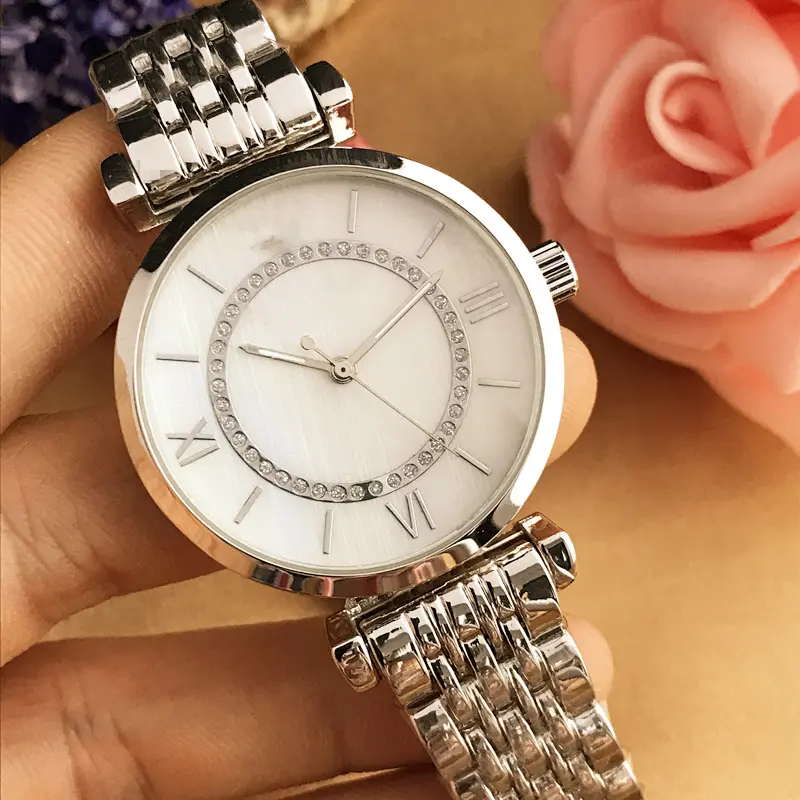 Женские наручные часы нового дизайна из сплава