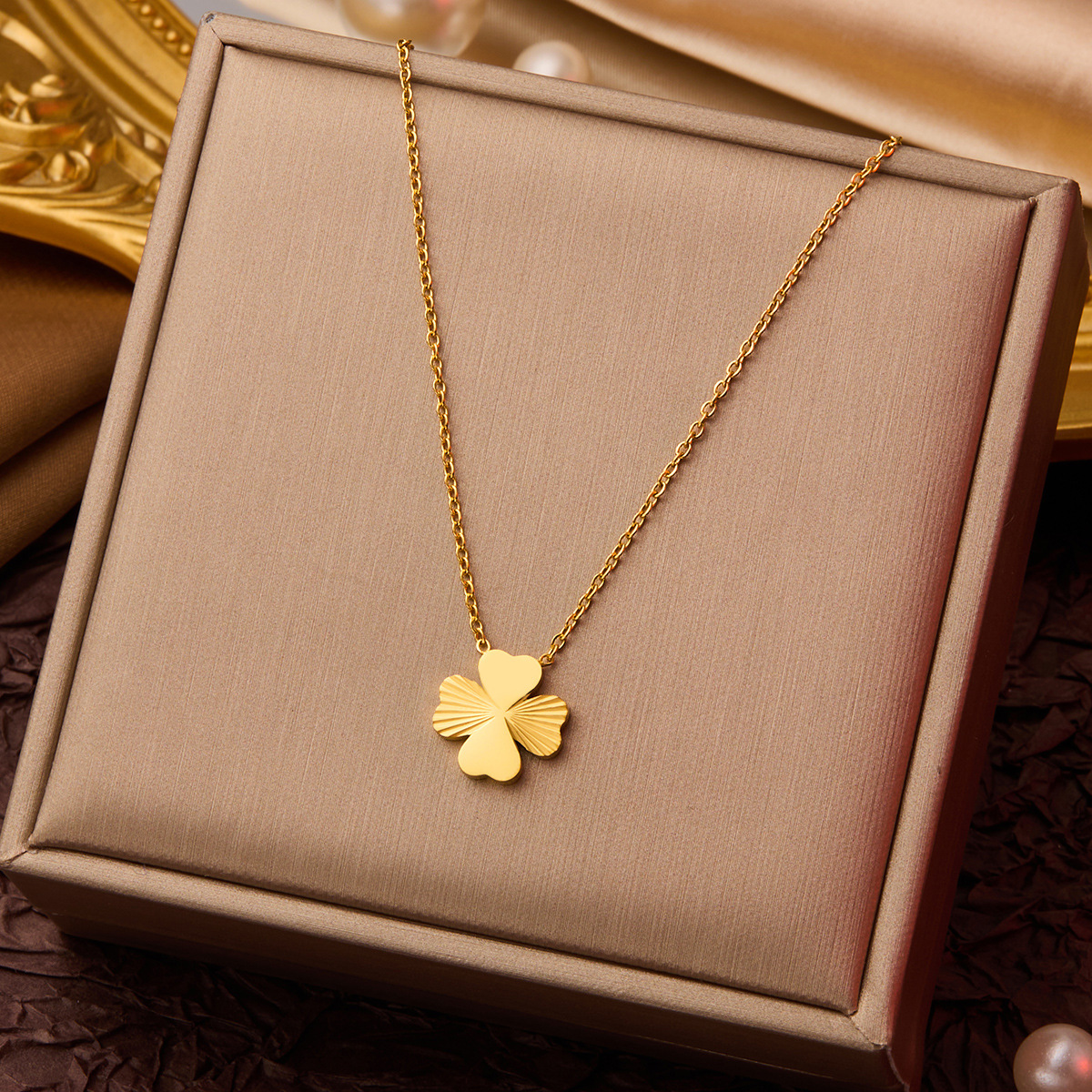 โคลเวอร์ดอกไม้แยก