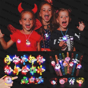 Trẻ Em Ủng Hộ Bên Phát Sáng Trong Bóng Tối Đồ Chơi Halloween Sáng Có Thể Điều Chỉnh Dây Đeo Cổ Tay Vòng Cổ Spinner Cho Viên Nang Đồ Chơi Phụ - Product Image 1