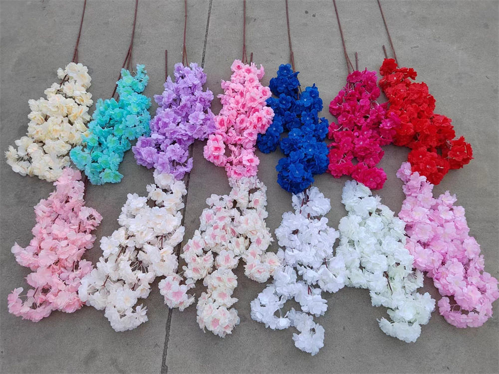 เฌอรี่เบ่งบานสีใดๆ