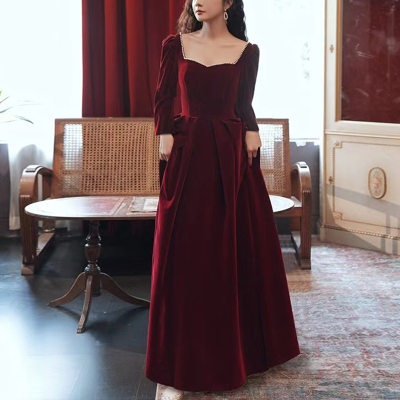 Burgundy long-sleeved