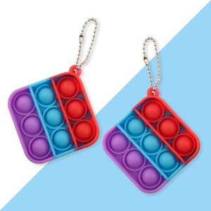 Tùy chỉnh 3D Silicone đẩy Pop bong bóng Silicone Thần Tài Mini Pop nó Keychain cảm giác trò chơi đồ chơi Keychain - Product Image 6