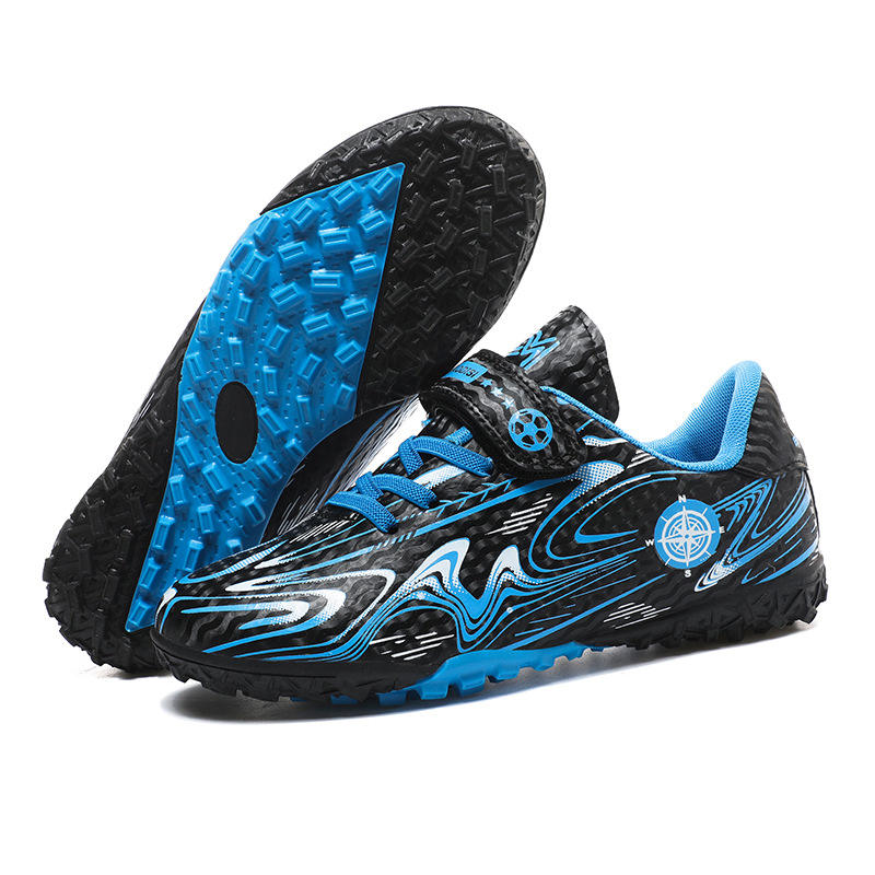 Ongles cassés-bleu ciel