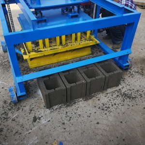 Máquina De Fazer Tijolos De Venda Quente <span class=keywords><strong>Manual</strong></span> Máquina De Blocos Semi Automáticos Tijolos De Cimento Que Faz A Máquina Para O Negócio