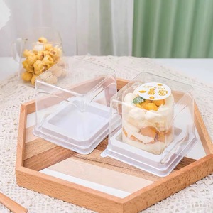 กล่องพลาสติกใส่ขนมพร้อมส้อมกล่องใสรูปทรงสี่เหลี่ยมสำหรับทำเค้กทีรามิสุ - Product Image 4