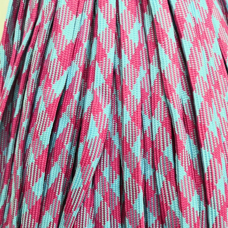 Rojo rosa y azul claro