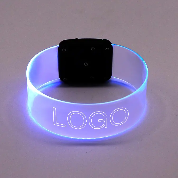 Logotipo personalizado Gravado Cuff Music Beat Magnet Led Piscando Light Up Pulseira para fontes do partido
