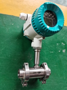 KFMH Turbine <strong>Flowmeter</strong> Clamp Connection Measure Alcohol Water <strong>Digital</strong> Display <strong>Pulse</strong> 4-20mA <strong>Output</strong> - Product Image 4