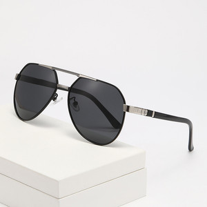 2024 phân cực Kính mát nam cổ điển photochromic Sun Glasses phụ nữ cổ điển lái xe Googles tầm nhìn ban đêm Shades Eyewear UV400 - Product Image 2