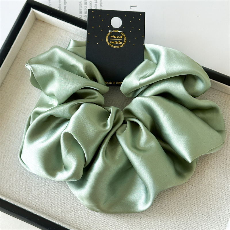 nutmeg green