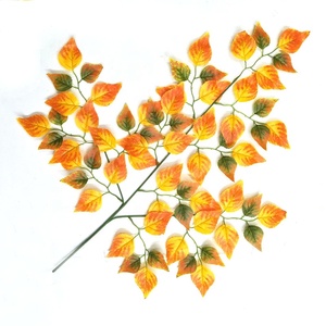 人工ブナの木の葉の茎シルクレッドグリーン3フォークブナの木の枝緑の植物壁花の装飾 - Product Image 6