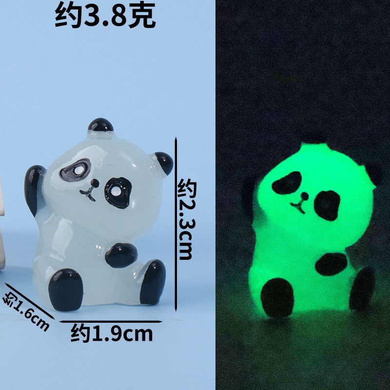 Pequeño panda que brilla en la oscuridad, color gelatina, bailando.
