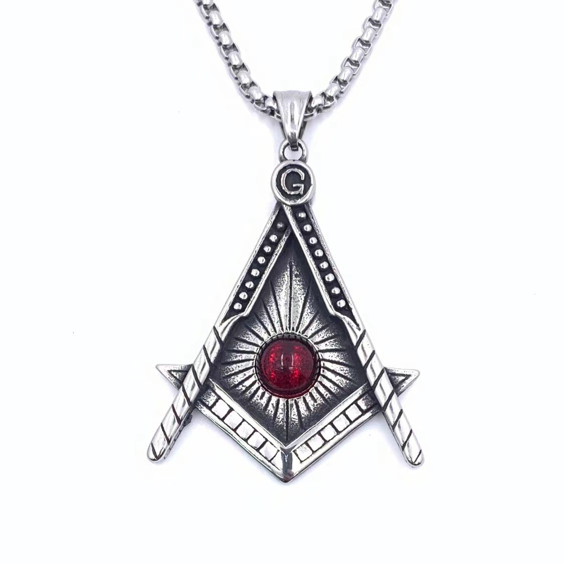 01 Pendentif avec une chaîne de 60 cm de long