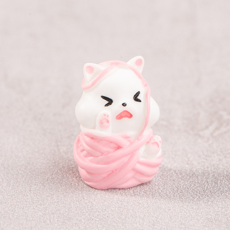 ball of yarn kitten