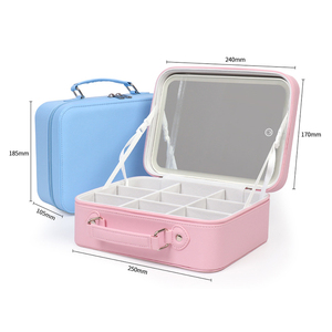 带可拆卸镜子的防水化妆箱 - Product Image 1