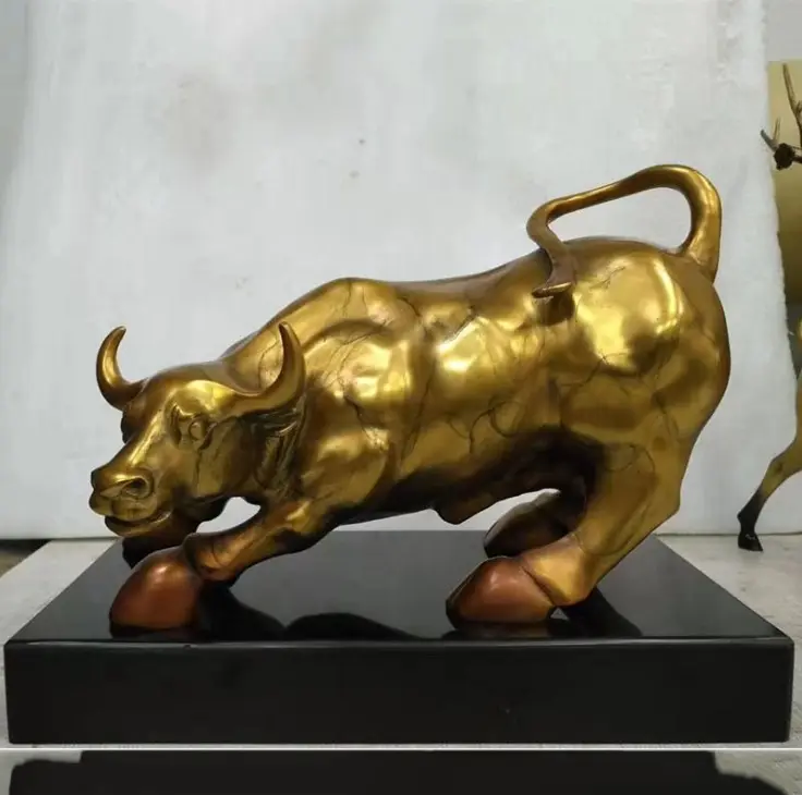 Sortie d'usine décoration taureau en métal doré art sculpture animale en bronze personnalisée